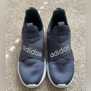 Adidas tennis shoes size 7